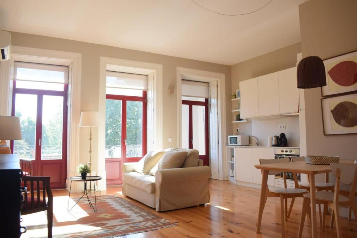 Liiiving In Porto - Vintage Balcony Apartment エクステリア 写真